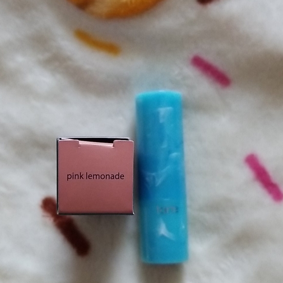 NIB tarte Rainforest of the Sea lipstick - Picture 2 of 4